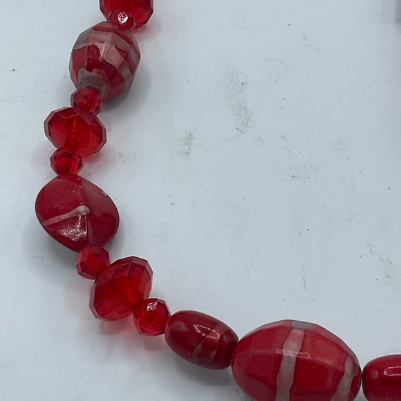 “MODA JEWELRY” Red Bead with Faux Stones Necklace. - Picture 7 of 8